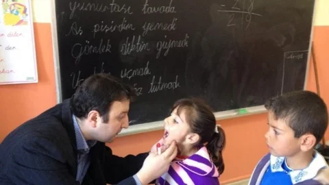 Ağız Ve Diş Sağlığı Merkezi'nden Okul Taraması
