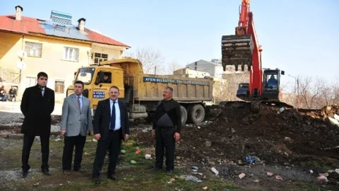 Afşin'de Harabe Yapılar Yıkılıyor