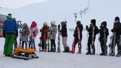 Başarı Öğrenciler Uçhisar'dan Erciyes'e Gelerek Kayak Eğitimi Alıyor