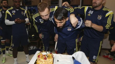 Mert Günok Ve Mehmet Topal'a Doğum Günü Sürprizi