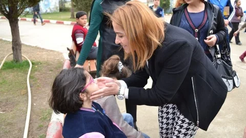 Güzide İçen'den Özel Öğrencilere Özel İlgi