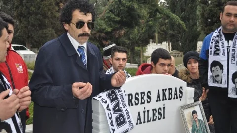 Müslüm Gürses Ölümünün 2. Yılında Kabri Başında Anıldı