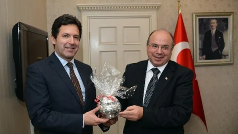 Yunan İzmir Konsolosu Vali Çiçek'i Ziyaret Etti