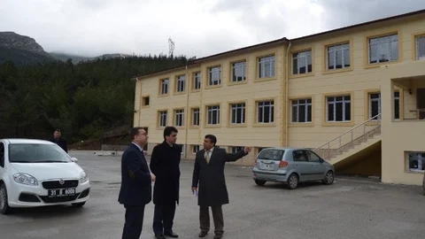 Belen Kaymakamı Aydın Yapımı Devam Eden Okul İnşaatlarını İnceledi