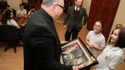 Minik Öğrencilerden Başkan Kesimoğlu'na Ziyaret