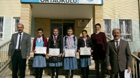 Cumhuriyet Ortaokulu Batmintonda Birinci Oldu