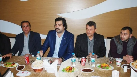 Tkdp'li Yöneticiler Basınla Bir Araya Geldi