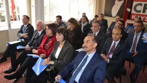 CHP'de İl Yönetimi Milletvekili Aday Adayları İle Toplantı Yaptı