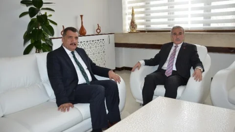 Vali Kamçı Başkan Gürkan'ı Ziyaret Etti