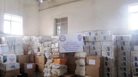 Sigara Kaçakçılarının Mühür Oyunu