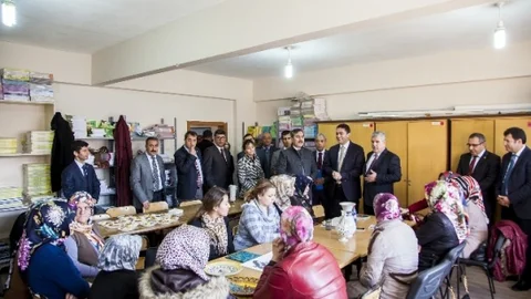 Ahlat'ta Çini Ve Seramik Kursu Açıldı