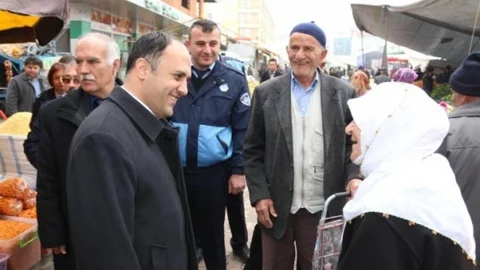 Başkan Özaltun Pazar Esnafını Ziyaret Etti
