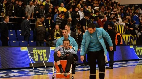 Derbi Maçta Olay Çıktı