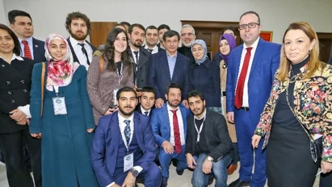 Gençler Silahların Susması İçin Yola Çıktı