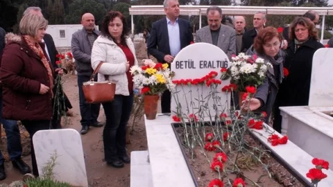 Hayatını Kaybeden Öğretmenler Mezarı Başında Anıldı