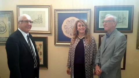 Özen Burcu Yüceşen'den “Yolun Yarısı” Ebru Sergisi