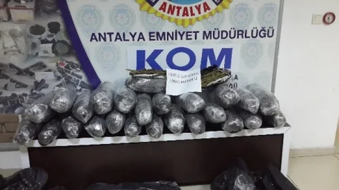 Antalya'da 28 Kilo 200 Gram Esrar Ele Geçirildi