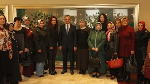 Ak Kadınlar Başkan Köşker'i Ziyaret Etti