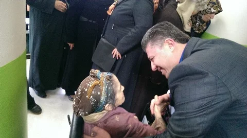 Özkan'dan Huzurevine Ziyaret