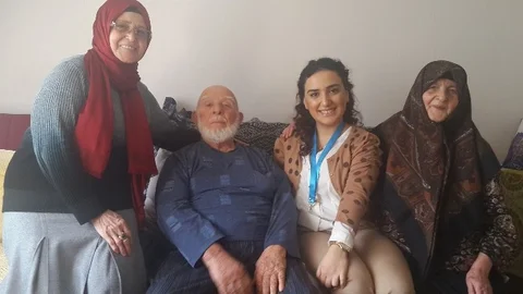 İzmit Belediyesi Yaşlı Ziyaretlerini Sürdürüyor