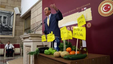 TBMM'de sebzeli basın toplantısı