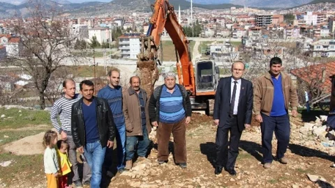 Bucak'ta Yeni Yol Açma Çalışmaları Devam Ediyor