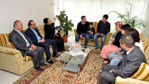 Uşak Valisi Yavuz Sosyal Medyadan Gelen Daveti Kırmadı