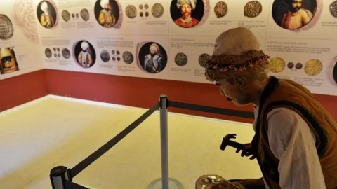 Osmanlı'nın İlk Darphanesi Para Müzesi Oldu