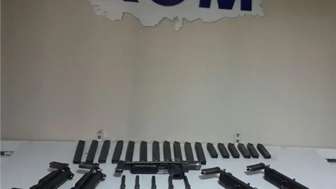 Hatay'da silah ve mühimmat ele geçirildi