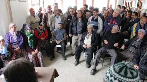 Manavgat'ta Üreticilere ''Bitki Koruma Ürünleri Uygulama Eğitimi'' Verildi