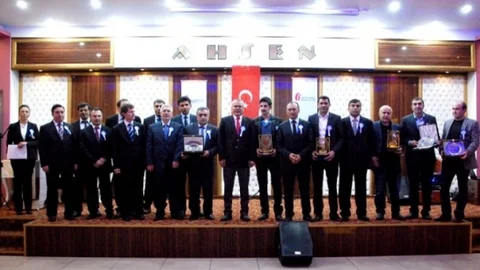 Ardahan'da Vergi Rekortmenleri Ödüllendirildi