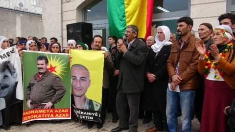 YPG'li Çetin'in Ailesine Taziye Ziyareti