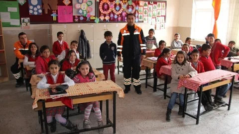 Mehmet Akif Ersoy İlkokulunda Deprem Tatbikatı Gerçeği Aratmadı