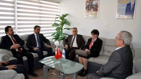 Atay'dan İhlas Pazarlama Ve Türkiye Gazetesi'ne Ziyaret