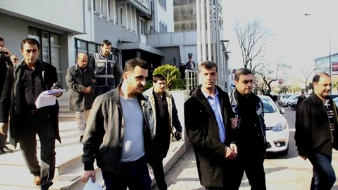 Çaldıkları Otomobili İnternet Üzerinden 4 Farklı Kişiye Sattılar