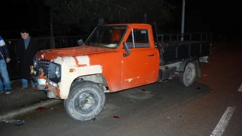 (Özel Haber) Seyir Halinde Olan Araca Kamyon Çarptı 2 Yaralı