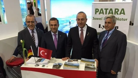 Bakan Çavuşoğlu Patara Standını Ziyaret Etti