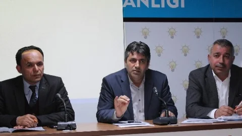 AK Parti Kepez İlçe Başkanı İşeri 66 Mahalle Başkanı İle Bir Araya Geldi