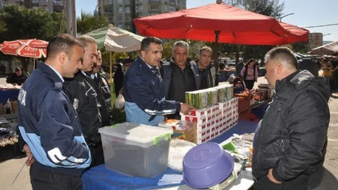 Torbalı'da Kaçak Tütün Ve Sigara Satışına Baskın
