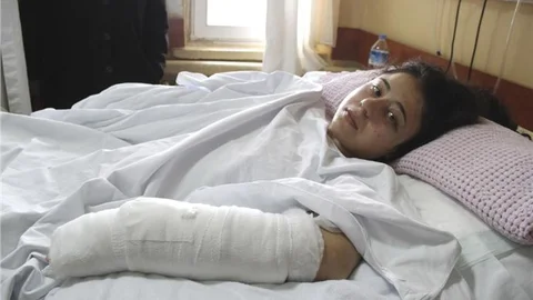 Kocasının balkondan attığı kadın bebeğini kaybetti