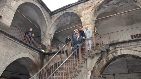 Vali Düzgün Vezir Han'ın Restorasyonuna Başlanacağını Açıkladı