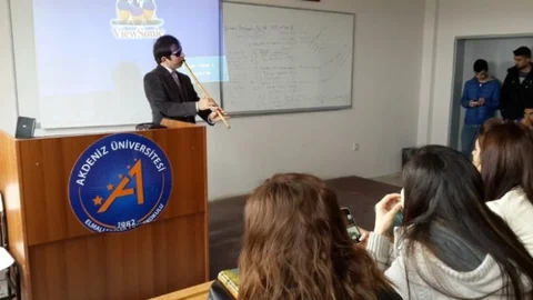 Elmalı MYO'da ''öğrenmeye Engel Yok'' Konulu Söyleşi Düzenlendi