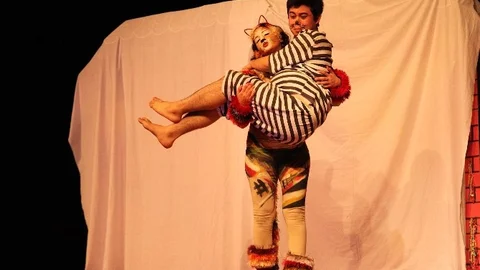 Hansel Ve Gratel Çocuklarla Buluştu