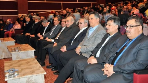 Akşehir'de Vakkasoğlu'ndan Konferans