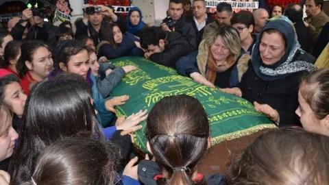 Öğrenciler Öğretmenlerine Ağladı