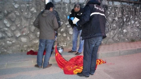 İzmir'de Bomba Süsü Verilmiş Piknik Tüpü Panik Yarattı
