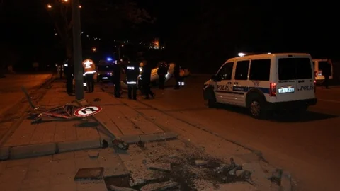 Takla Atan Otomobilden Sağ Çıktı