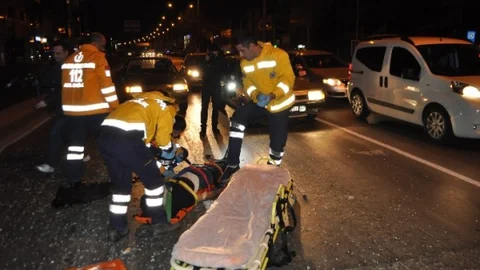 İzmir'de Trafik Kazası 1 Ağır Yaralı