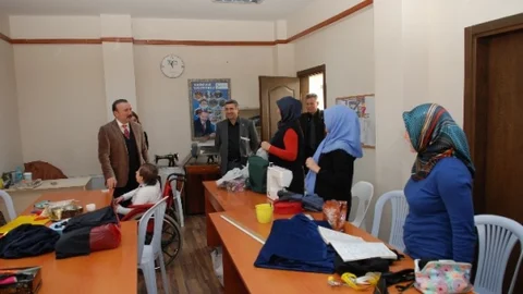 Başkan Doğan İzmek Kursiyerlerini Ziyaret