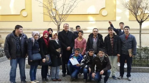 İmam-Hatip Öğrencileri Avrupa'dan Van'a Döndü